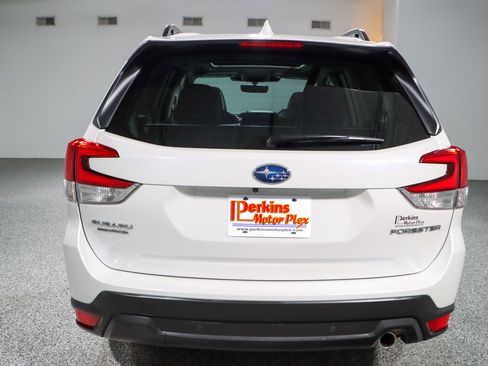 Used 2023 Subaru Forester Limited image 8