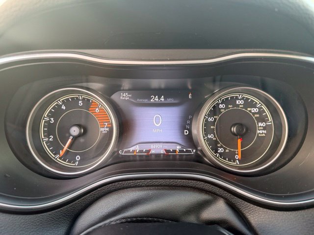 Used 2019 Jeep Cherokee Limited w/ Luxury Group AWD/4WD image 33