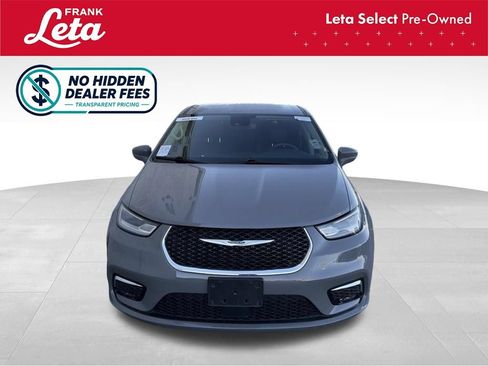 Used 2022 Chrysler Pacifica Touring-L FWD image 8