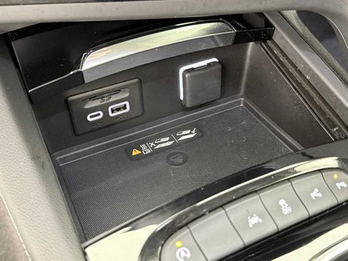 Used 2023 Buick Envision Avenir FWD image 32