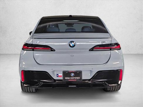 Used 2023 BMW i7 xDrive60 AWD/4WD image 6