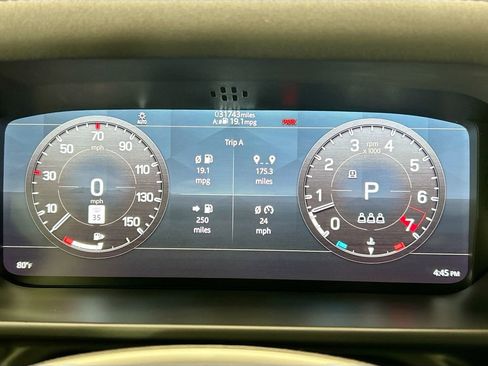 Used 2021 Land Rover Defender 90 First Edition image 33