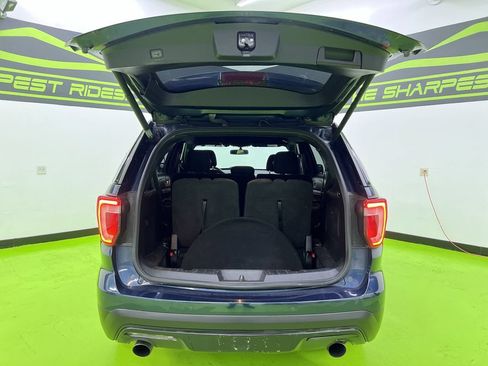 Used 2017 Ford Explorer XLT w/ Equipment Group 201A FWD image 9