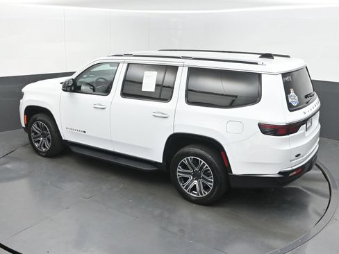 Used 2024 Jeep Wagoneer Series II w/ Flexible Seating Group RWD image 35