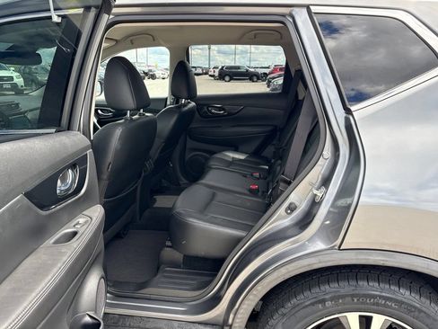 Used 2018 Nissan Rogue SL FWD image 22