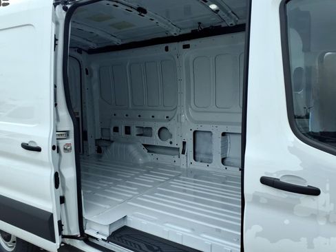 New 2026 Ford Transit 250 148 Medium Roof RWD image 9