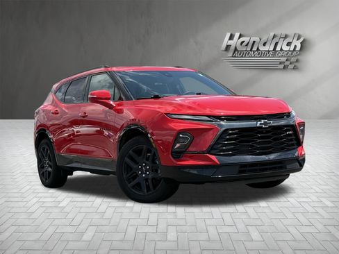 Used 2023 Chevrolet Blazer RS w/ Driver Confidence II Package FWD image 2