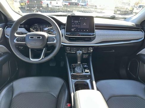 Certified 2022 Jeep Compass Latitude image 8