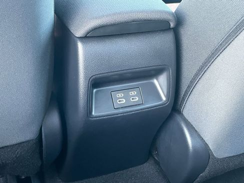 Used 2025 Toyota Corolla LE image 23