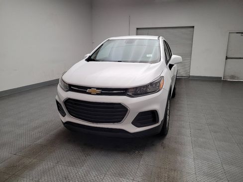 Used 2018 Chevrolet Trax LS FWD image 15