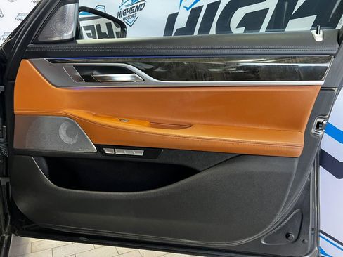 Used 2018 BMW 750i xDrive image 23