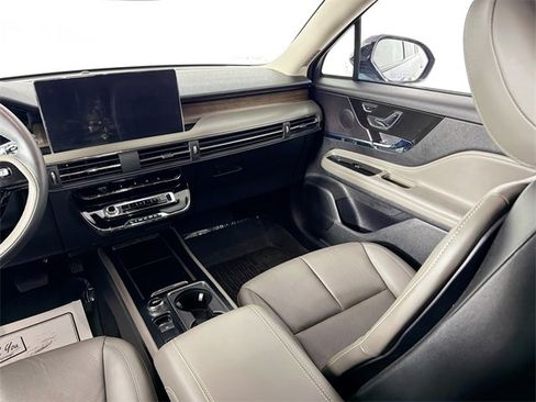 Used 2024 Lincoln Corsair Reserve w/ Jet Appearance Package image 21