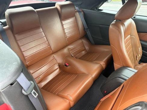 Used 2010 Ford Mustang Convertible RWD image 11