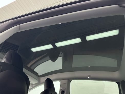 Used 2023 Tesla Model Y Long Range image 38