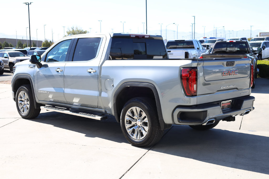Used 2023 GMC Sierra 1500 Denali w/ Technology Package AWD/4WD image 4