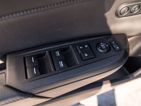 Certified 2018 Acura ILX w/ Premium Package image 25