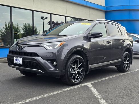 Used 2017 Toyota RAV4 SE AWD/4WD image 1