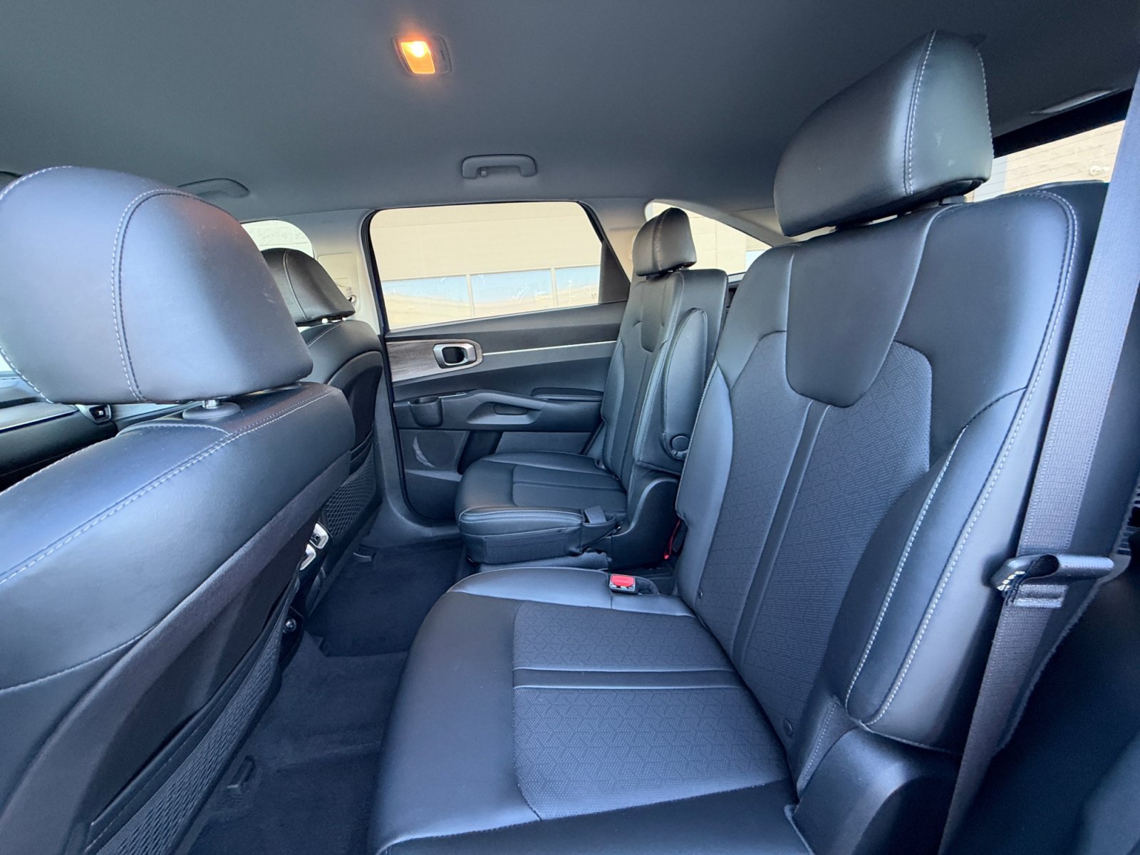 Used 2021 Kia Sorento EX FWD image 17