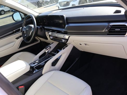 Used 2024 Kia Telluride S w/ S Sunroof Package image 11