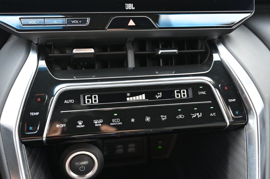 Used 2024 Toyota Venza Limited AWD/4WD image 32