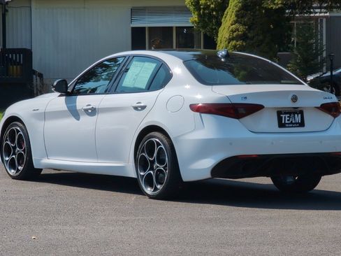 Used 2023 Alfa Romeo Giulia Veloce image 6