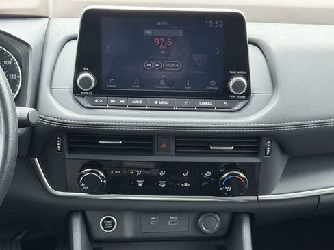Used 2022 Nissan Rogue S FWD image 13