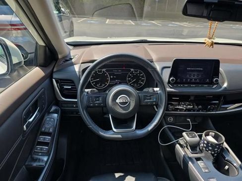 Used 2023 Nissan Rogue SL FWD image 6