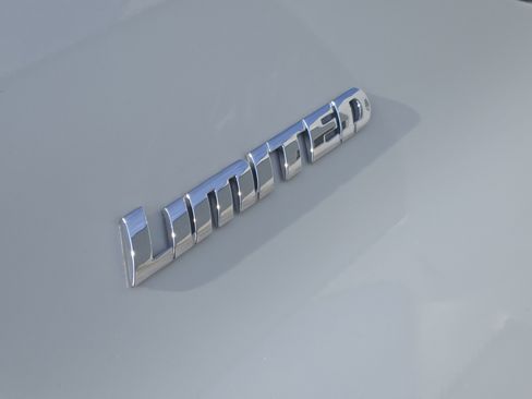 Used 2022 Toyota 4Runner Limited image 13