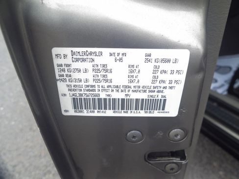 Used 2005 Jeep Liberty Renegade image 24