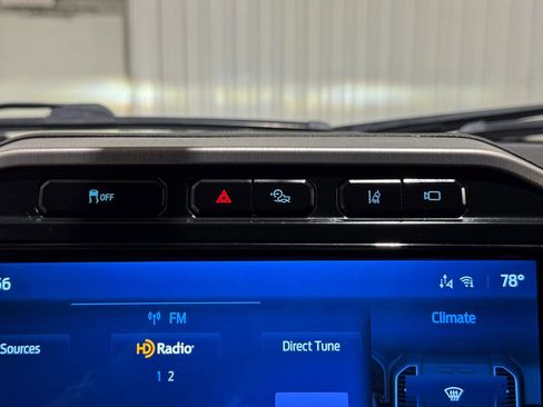 Used 2022 Ford F250 Platinum w/ Tremor Off-Road Package AWD/4WD image 34