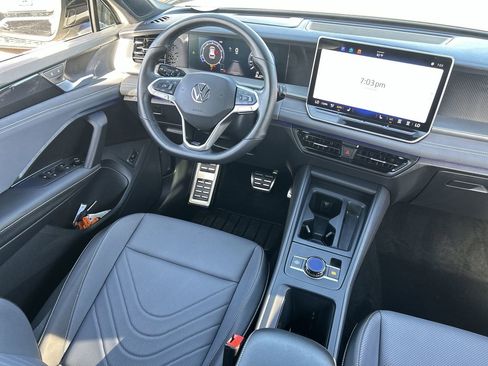 Certified 2025 Volkswagen Tiguan SE R-Line AWD/4WD image 11