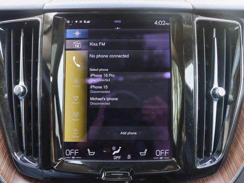 Used 2021 Volvo XC60 T6 Momentum w/ Premium Package AWD/4WD image 35