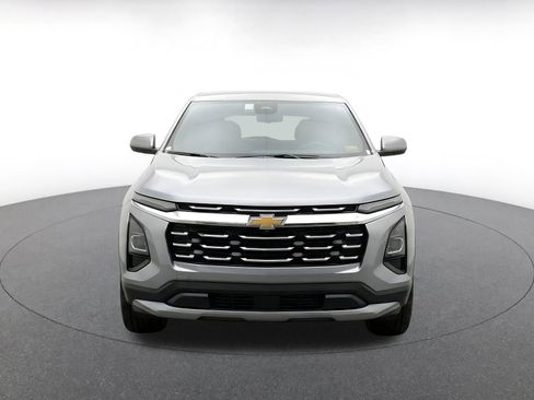 Used 2025 Chevrolet Equinox LT FWD image 2