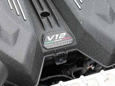 Used 2024 Lamborghini Revuelto AWD/4WD image 28