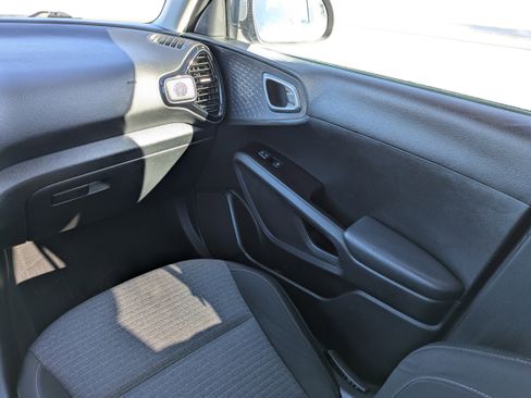 Used 2021 Kia Soul EX image 19