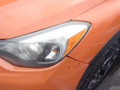 Used 2014 Subaru Crosstrek 2.0i Limited AWD/4WD image 3