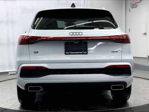 New 2025 Audi Q5 Premium image 3