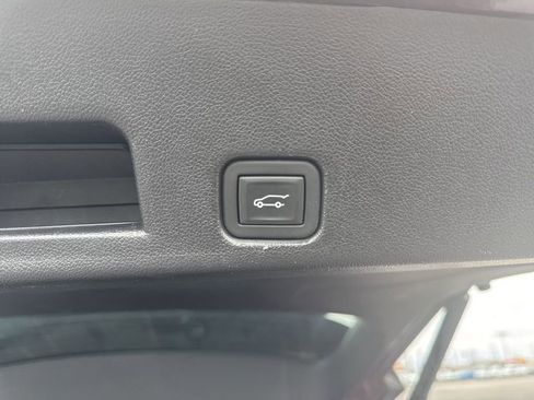 Used 2024 GMC Acadia Elevation image 15