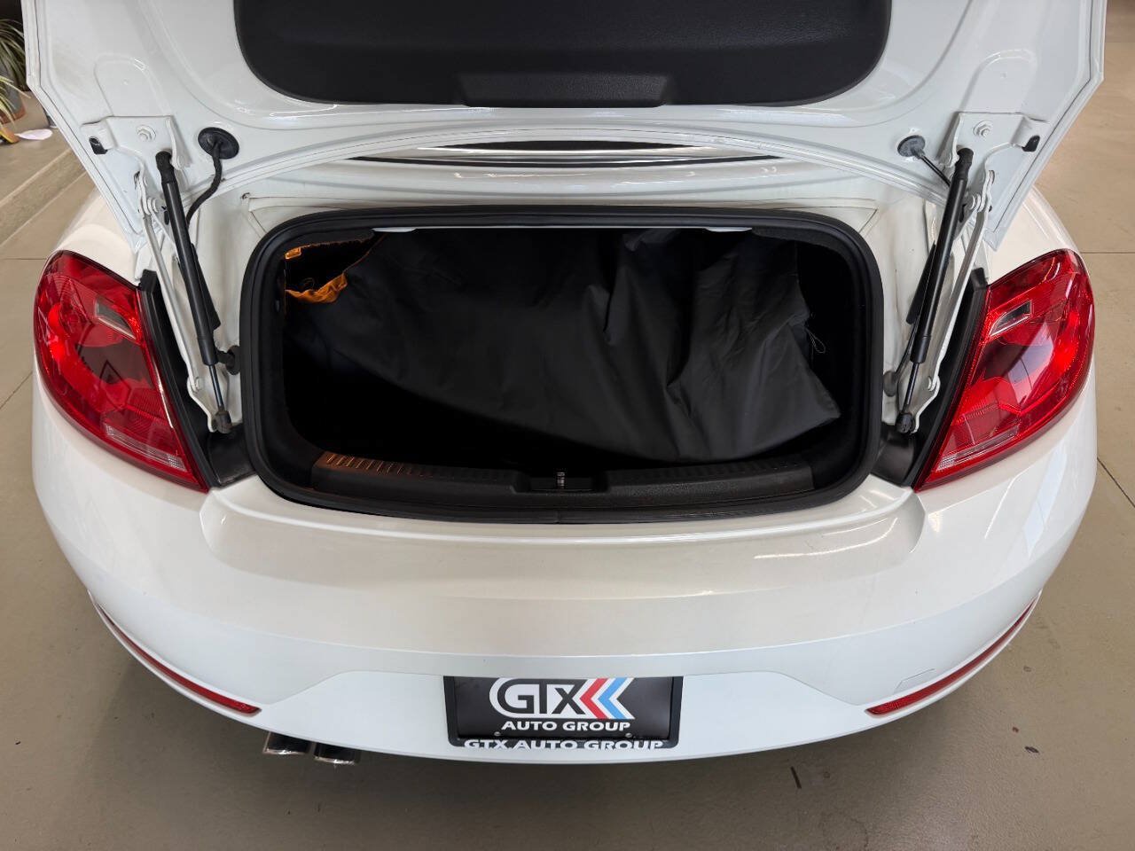 Used 2014 Volkswagen Beetle 1.8T FWD image 9