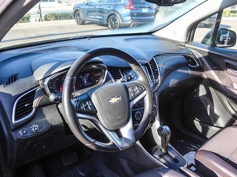 Used 2019 Chevrolet Trax LT w/ Driver Confidence Package FWD image 22