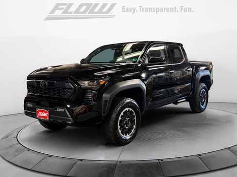 Used 2025 Toyota Tacoma TRD Off-Road image 4