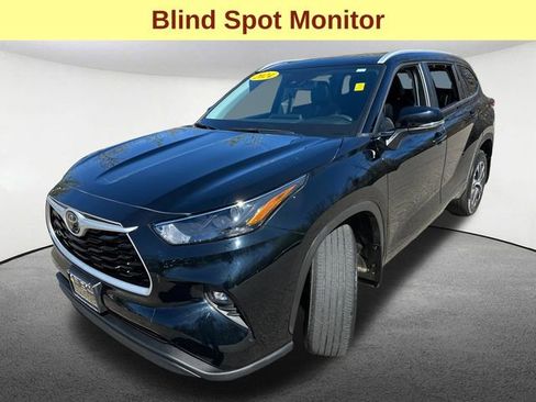 Certified 2024 Toyota Highlander XLE AWD/4WD image 6