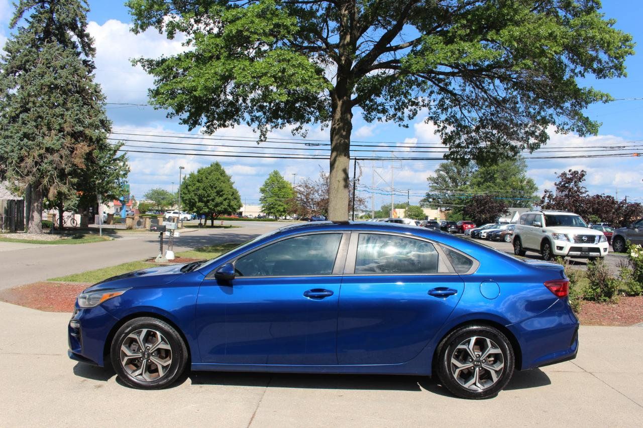 Used 2020 Kia Forte LXS FWD image 6
