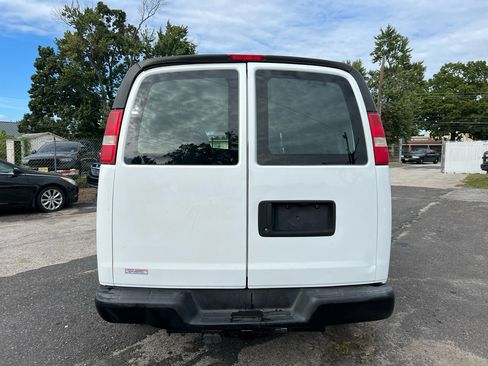 Used 2017 GMC Savana 3500 Extended image 5