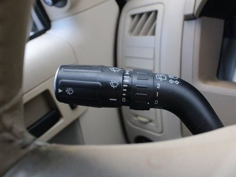 Used 2010 Ford Escape XLT image 9