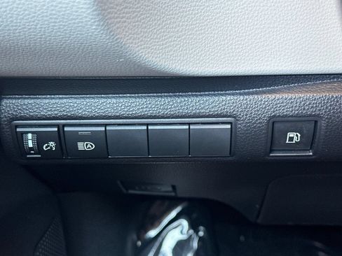 Certified 2022 Toyota Corolla LE FWD image 30
