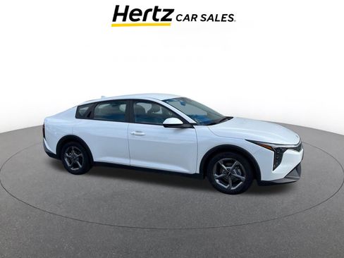 Used 2025 Kia K4 LXS image 1