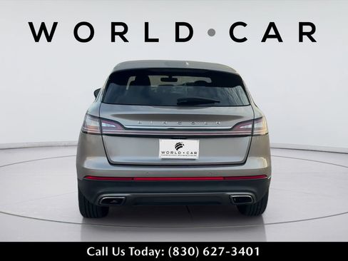 Used 2021 Lincoln Nautilus FWD w/ Equipment Group 101A image 4
