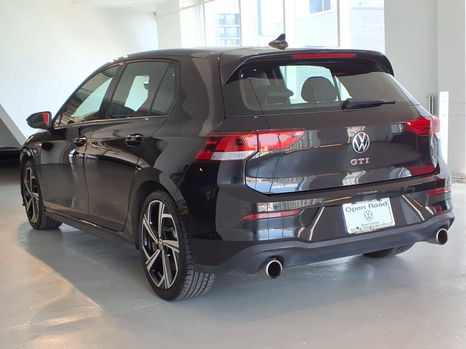 Used 2024 Volkswagen GTI SE w/ SE Leather Seats Package FWD image 6