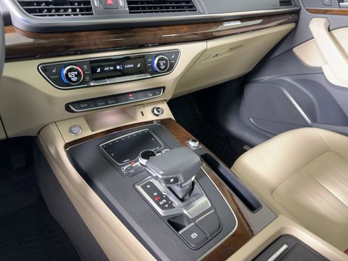 Used 2020 Audi Q5 2.0T Premium Plus w/ Premium Plus Package image 17